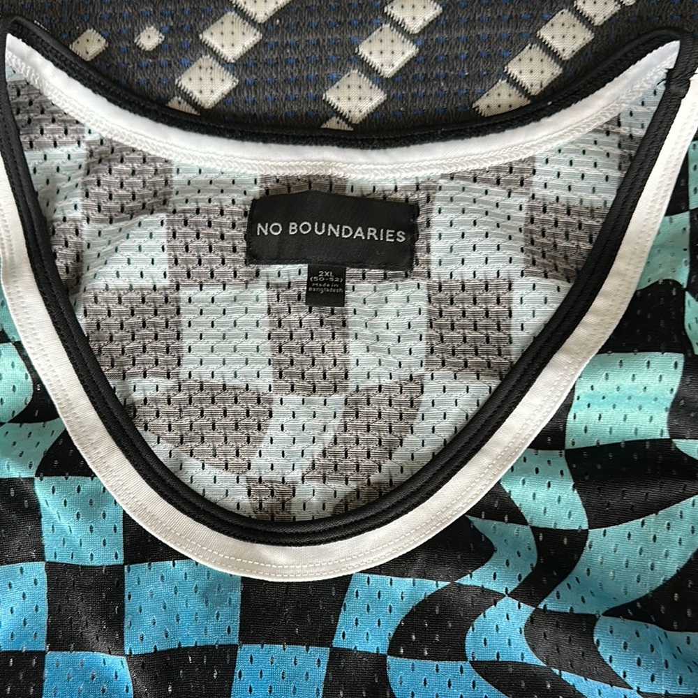 Checkered Gradient Tank Top - Picture 2 of 3